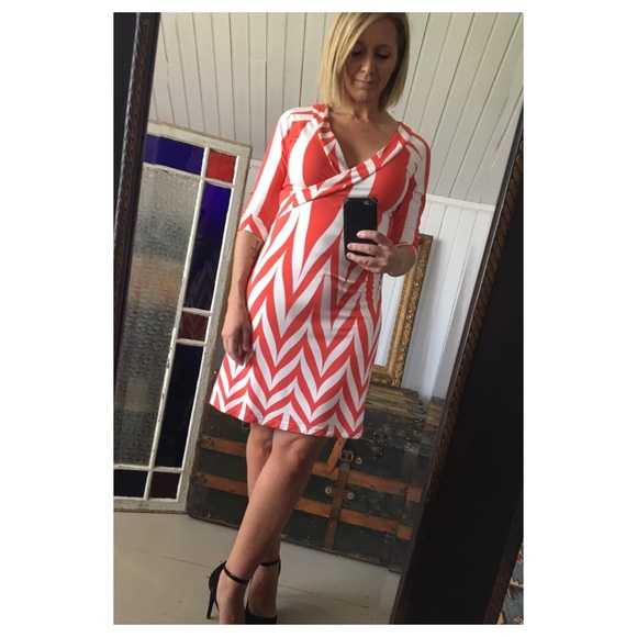 Pretty 3/4 Sleeve Dress - Picture 4 of 6